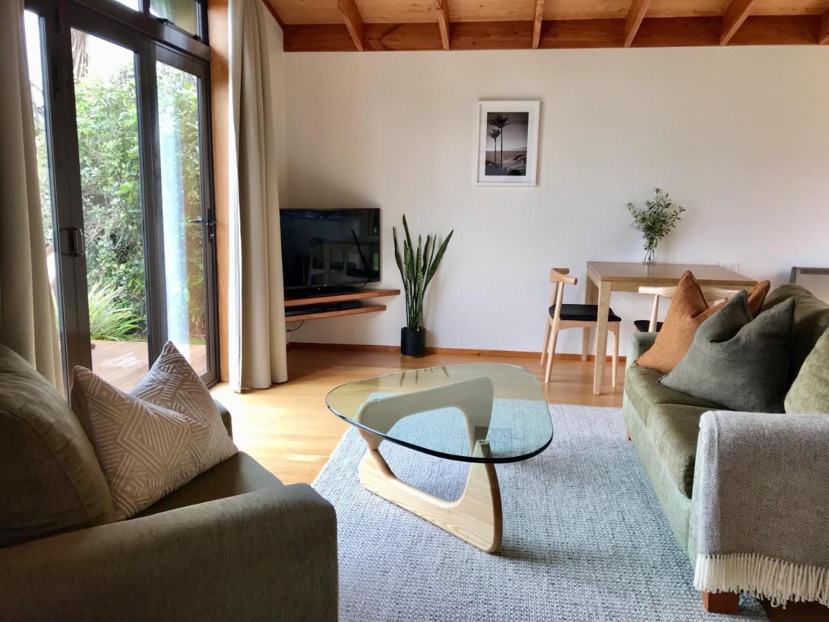 Adrift In Golden Bay- Absolute Beachfront Villas (Adults Only) Collingwood Exterior photo