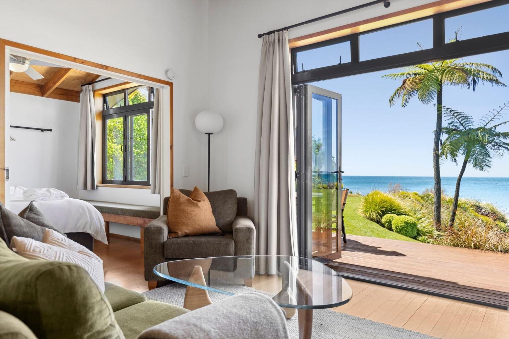Adrift In Golden Bay- Absolute Beachfront Villas (Adults Only) Collingwood Exterior photo