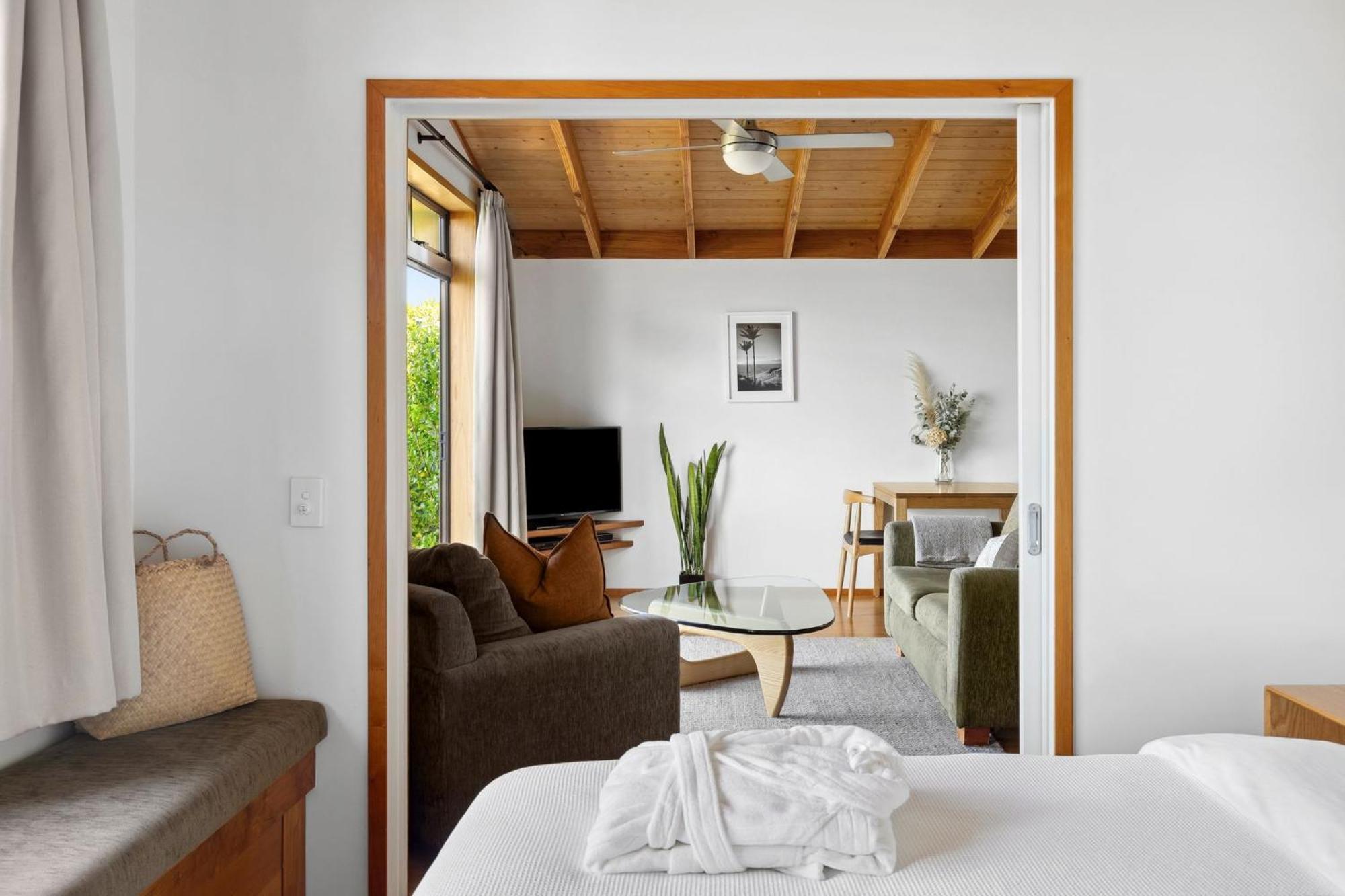 Adrift In Golden Bay- Absolute Beachfront Villas (Adults Only) Collingwood Exterior photo