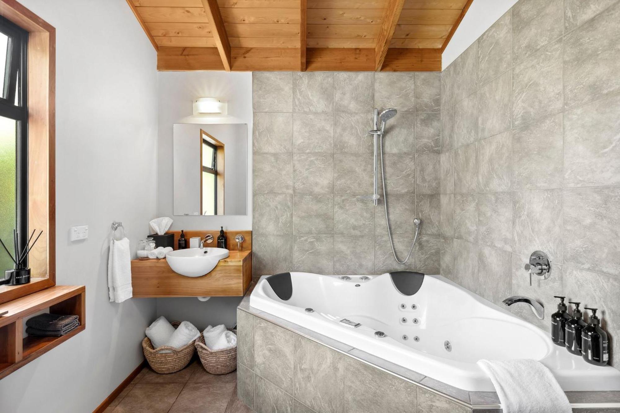Adrift In Golden Bay- Absolute Beachfront Villas (Adults Only) Collingwood Exterior photo