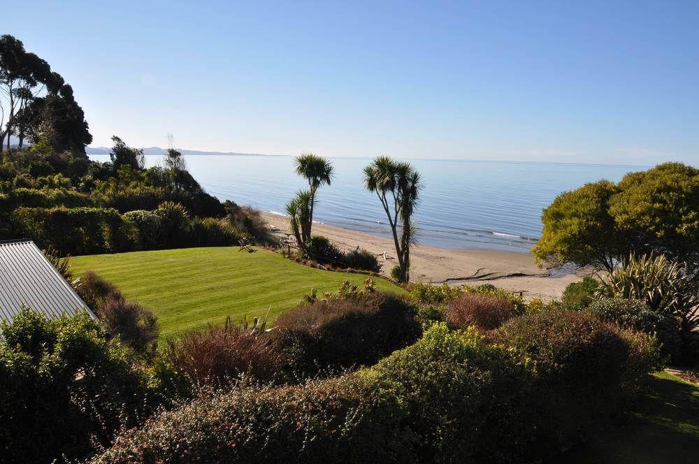 Adrift In Golden Bay- Absolute Beachfront Villas (Adults Only) Collingwood Exterior photo